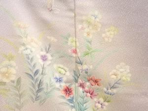 アンティーク　蝶に草花模様一ツ紋着物